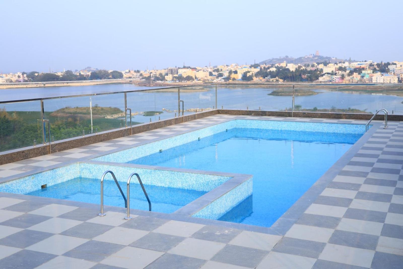 Hosūr Hotel Anand Grand מראה חיצוני תמונה